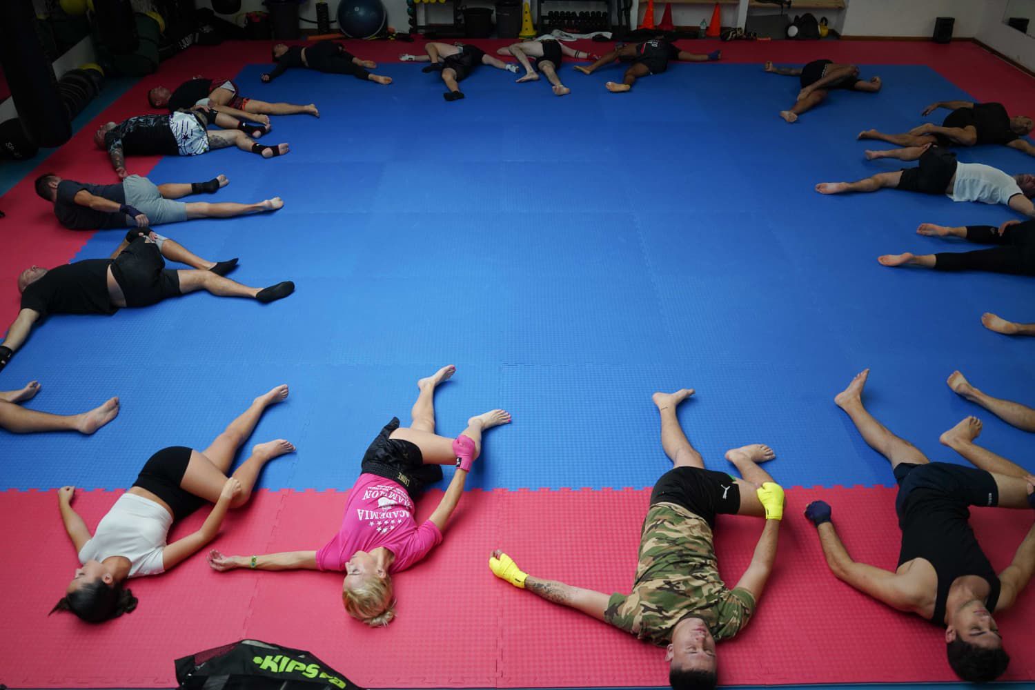 Gruppo stretching post allenamento